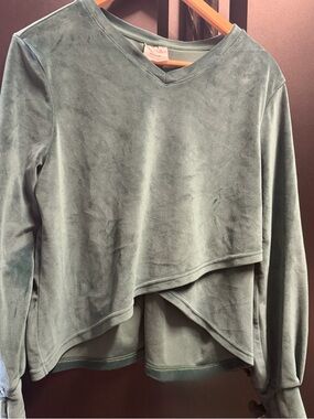 Soft Green V-Neck Layered Sweatshirt